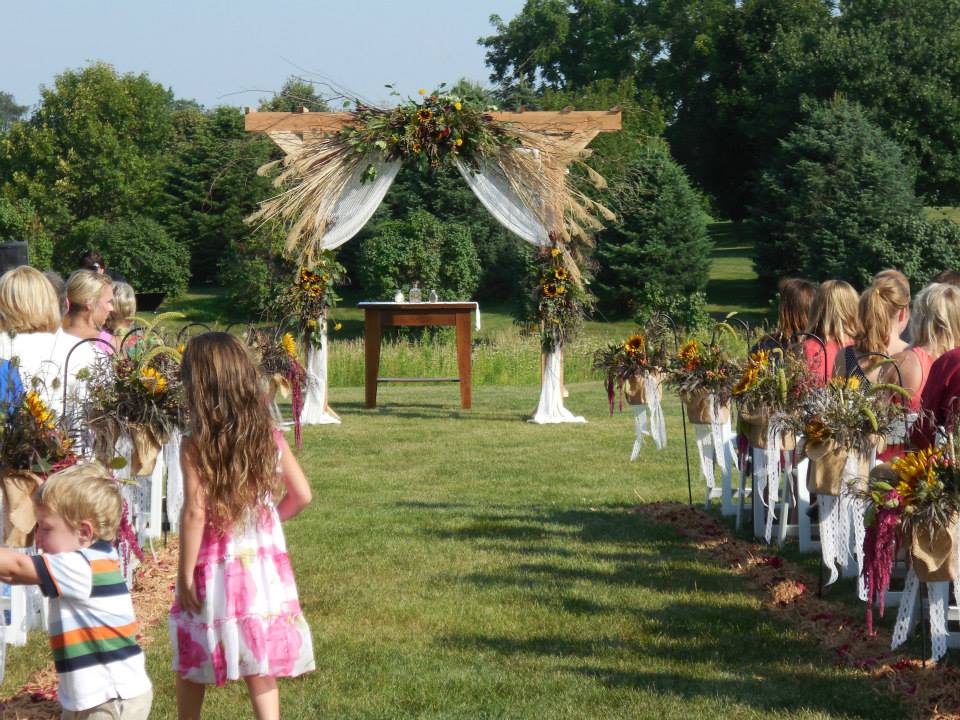 Sugar Grove Vineyards and Gathering Place Des Moines Wedding Venues